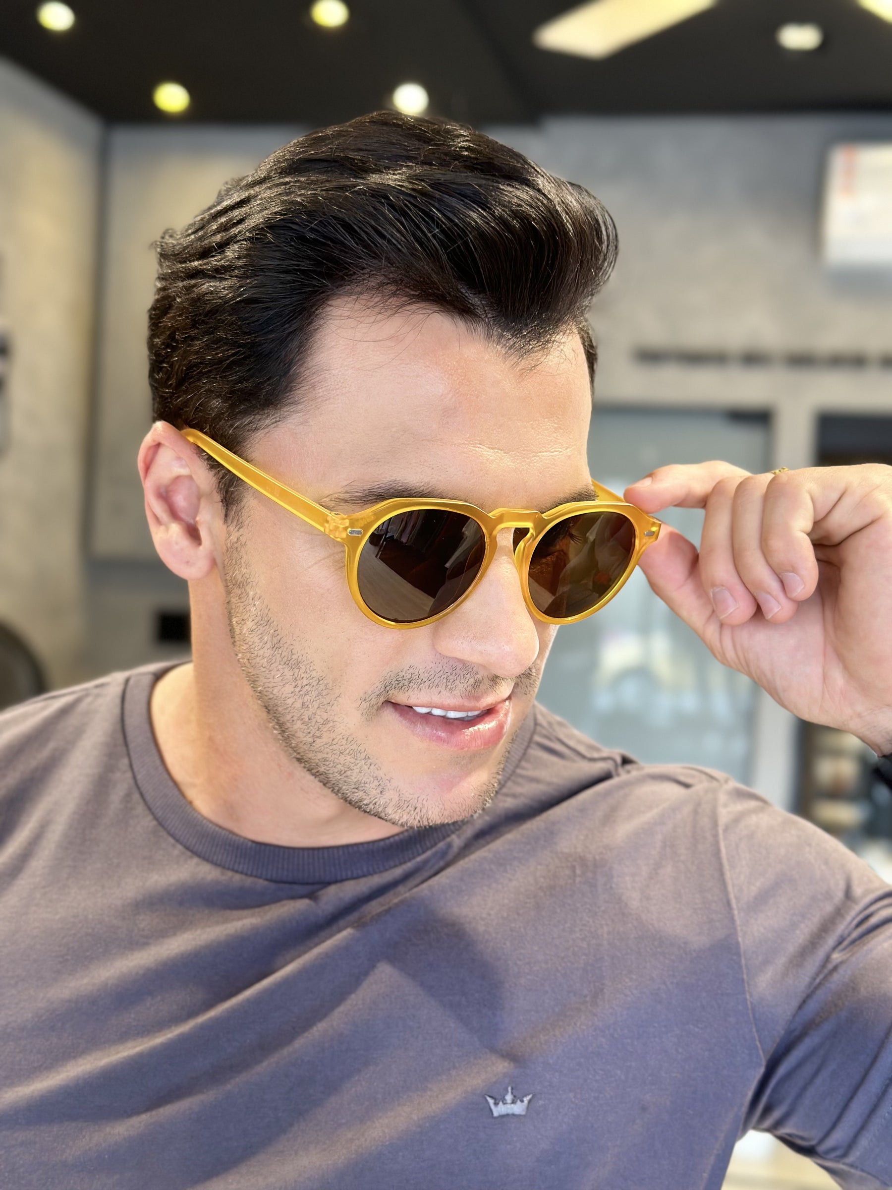 Óculos de Sol Redondo em Acetato Amarelo