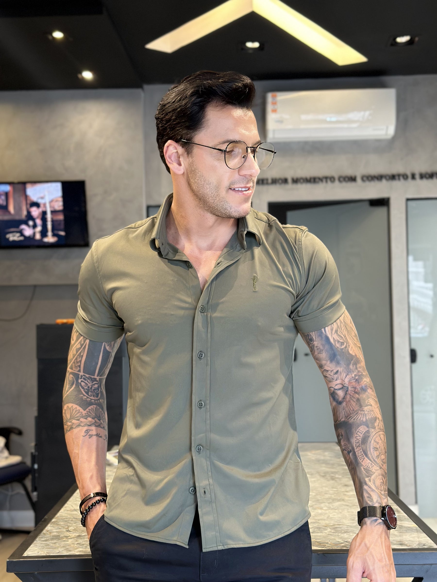 Camisa Social Masculina Verde Militar